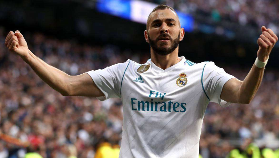 包含荷兰新晋球员上演帽子戏法领衔球队胜利的词条