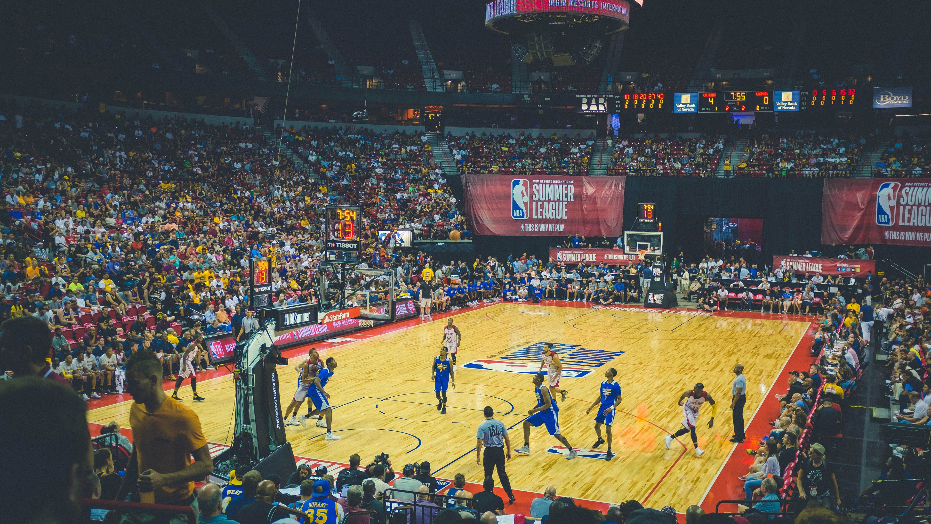 锡安魔术时刻，辽宁队防线前的独舞