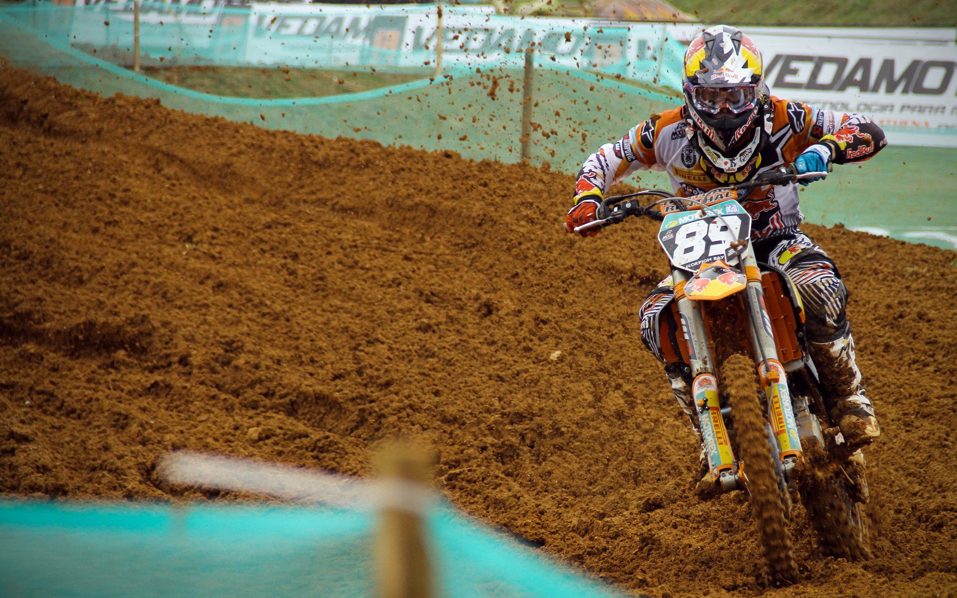 赛道与球场的双重奏鸣,当F1年度争冠之夜遇见欧文的统治级数据